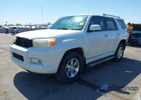 2013 Toyota 4Runner Sr5 z USA, uszkodzony, nr VIN JTEBU5JR0D5145180